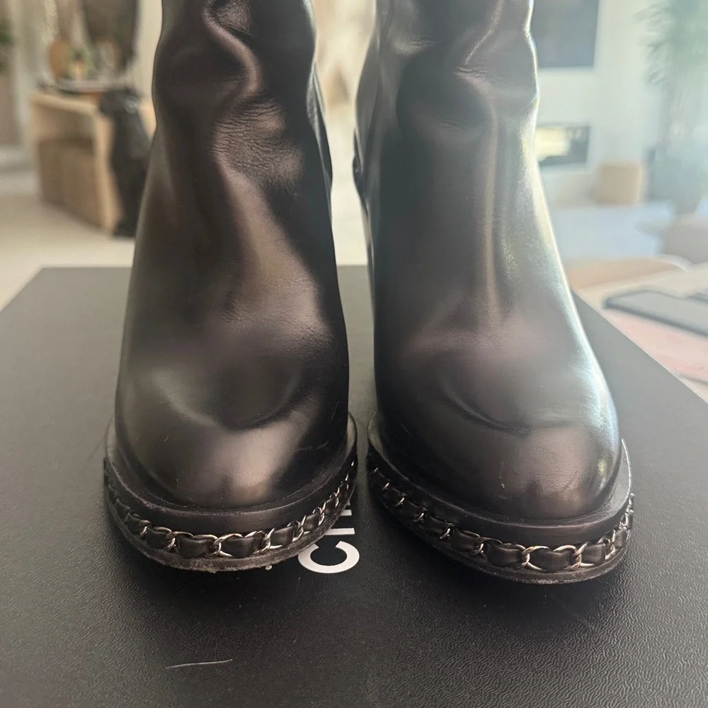 CHANEL Black Leather Knee Boots with Chain Trim - Picture 4 of 8
